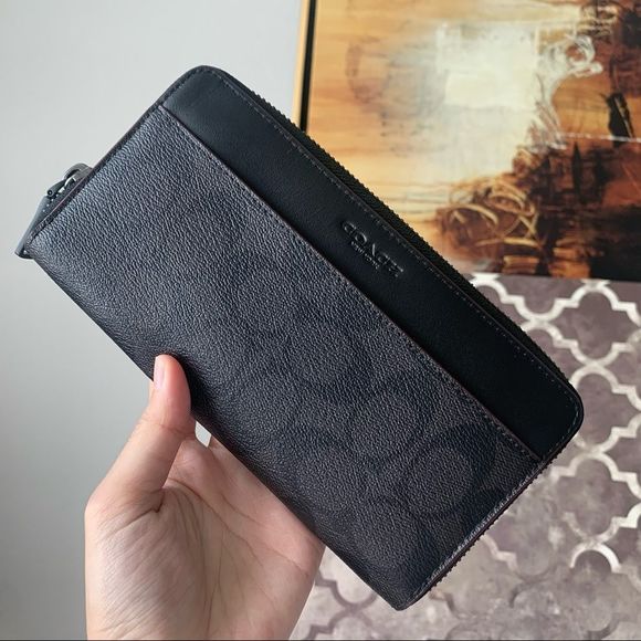 NWOT Coach ACCORDION WALLET (COACH F25517) BLACK Signature coated canvas logo